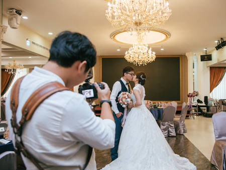 婚攝不只會拍也要合拍！J-Love 婚禮攝影團隊超神準配對 為你找到「對的攝影師」